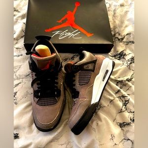 Women’s Air Jordan Flight sneakers